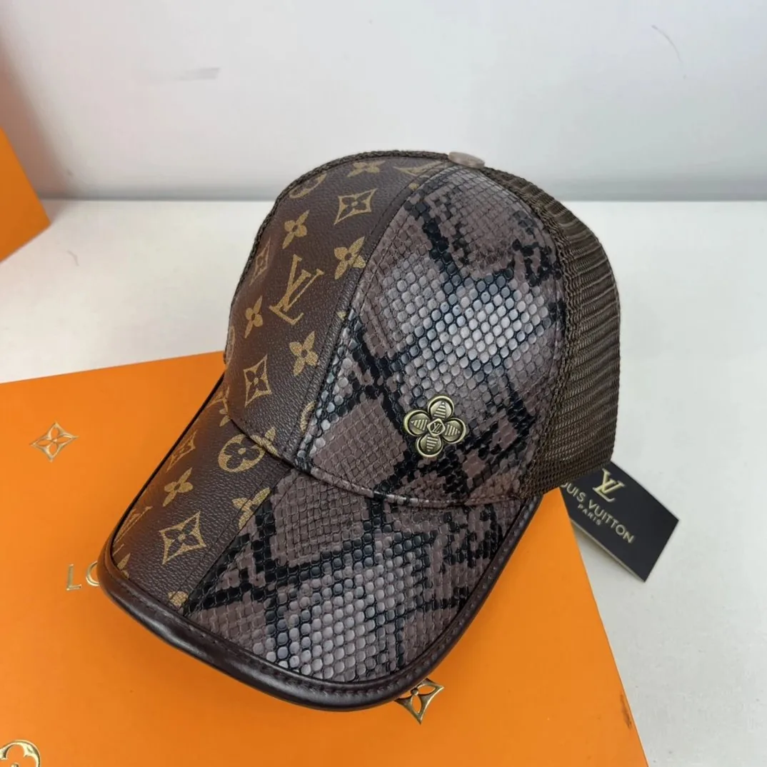 Louis Vuitton Monogram Baseball Cap Collection — Photo 12
