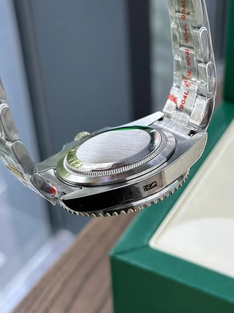 Rolex Submariner Green Bezel Watch — photo 8