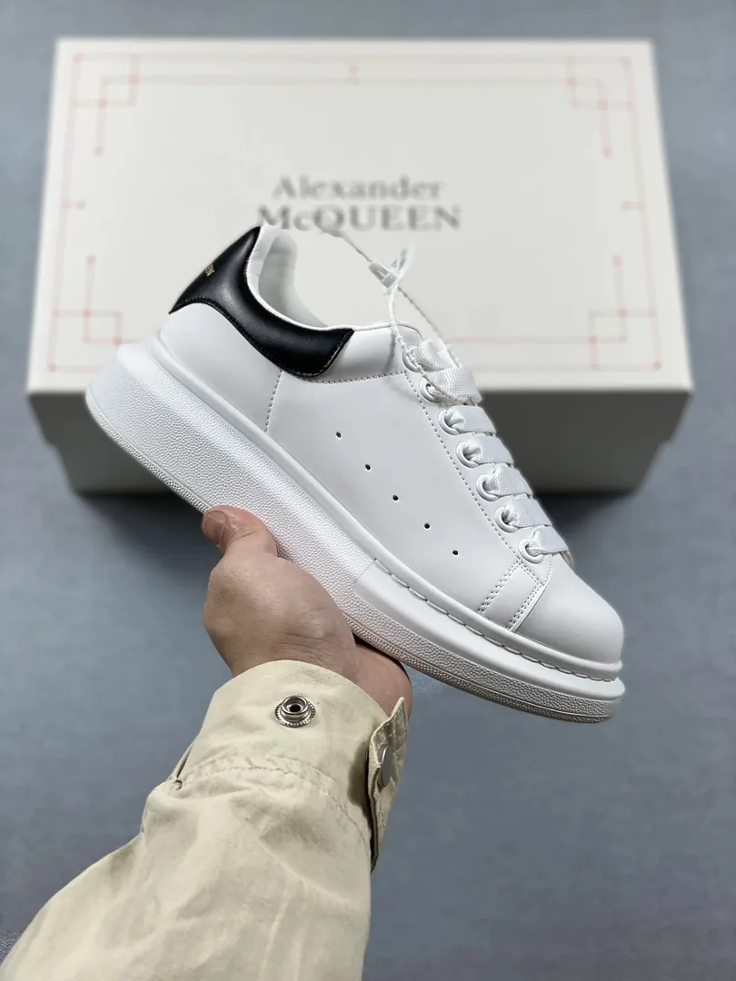 Alexander McQueen Oversized Sneaker White Athletic Trainers — Photo 15