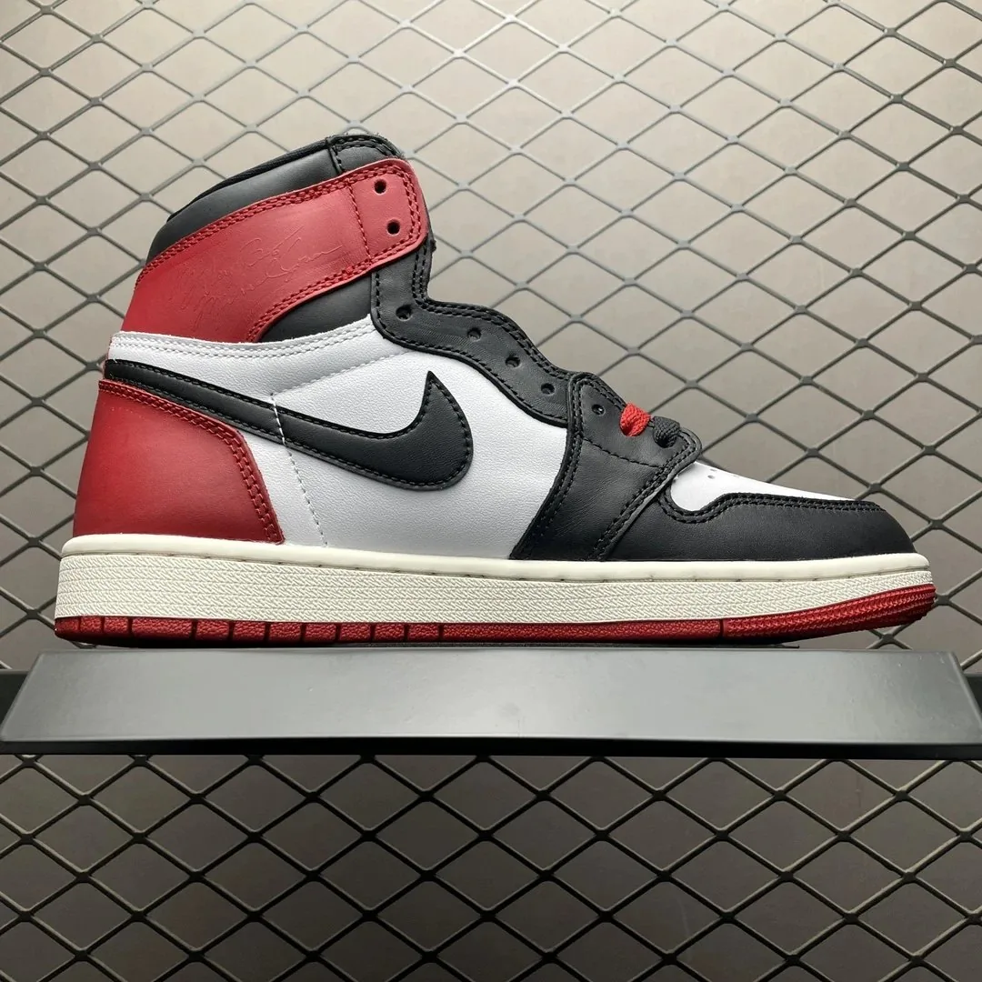 Air Jordan 1 High New Black Toe — photo 3