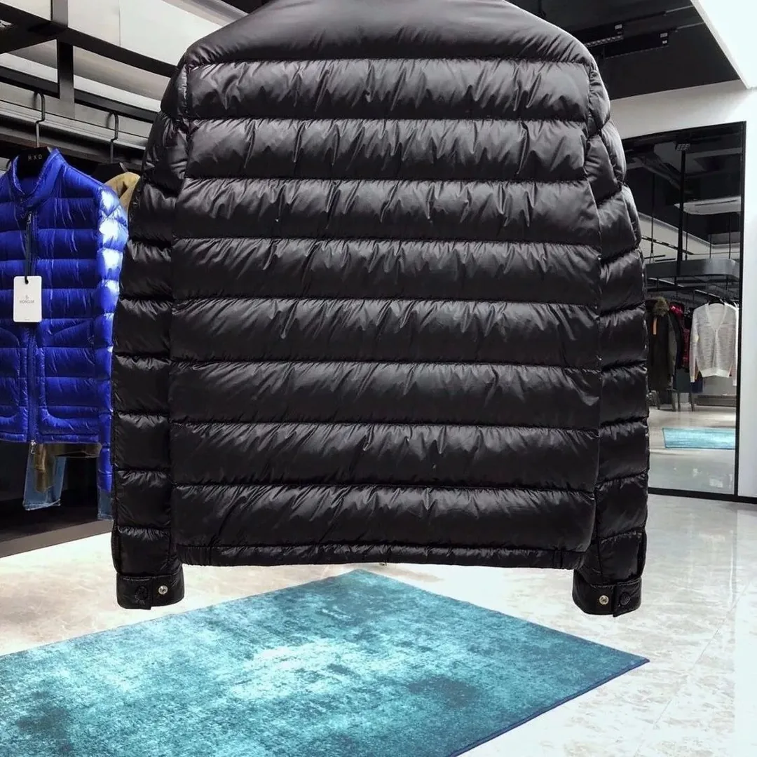 Short Down Jacket — Photo 4