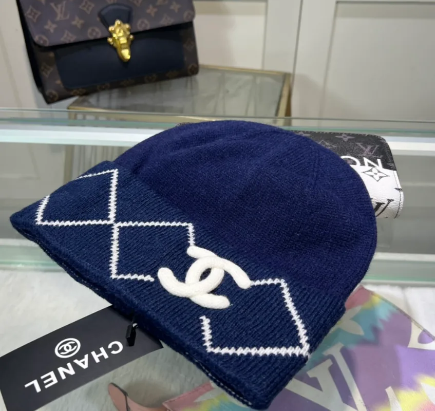 Knit Beanie — QC