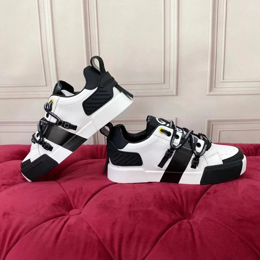 Dolce & Gabbana & White Sneakers — Photo 13