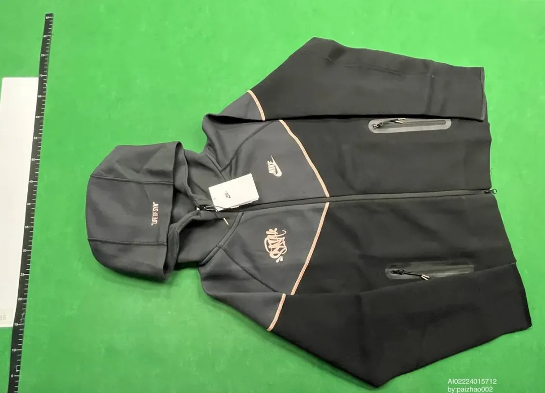Nike Tech Fleece Windrunner Jacket — Photo 14