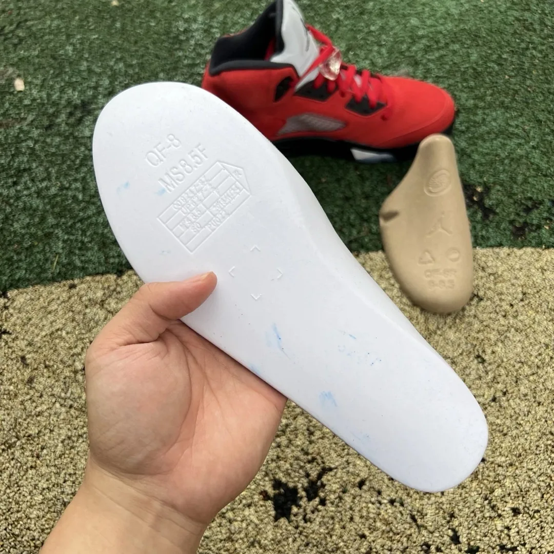 Air Jordan 5 Raging Bull — photo 4