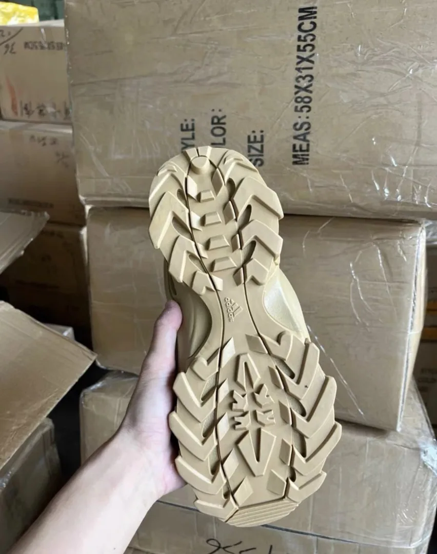 Adidas Yeezy NSLTD Khaki Boots — Photo 13