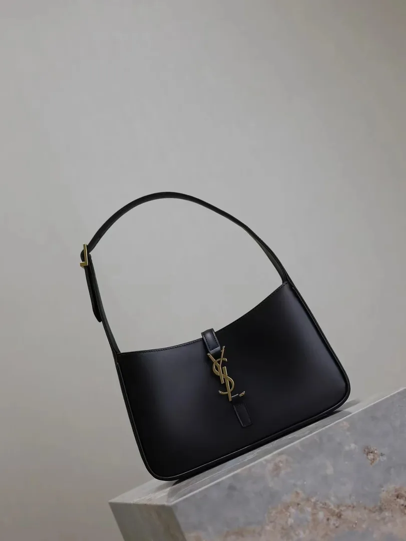 Saint Laurent Leather Shoulder Bag — photo 5