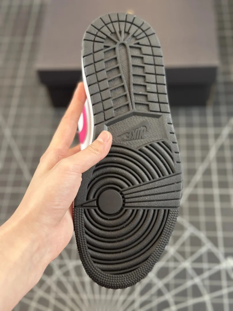 Air Jordan 1 Low Fierce Pink — photo 12