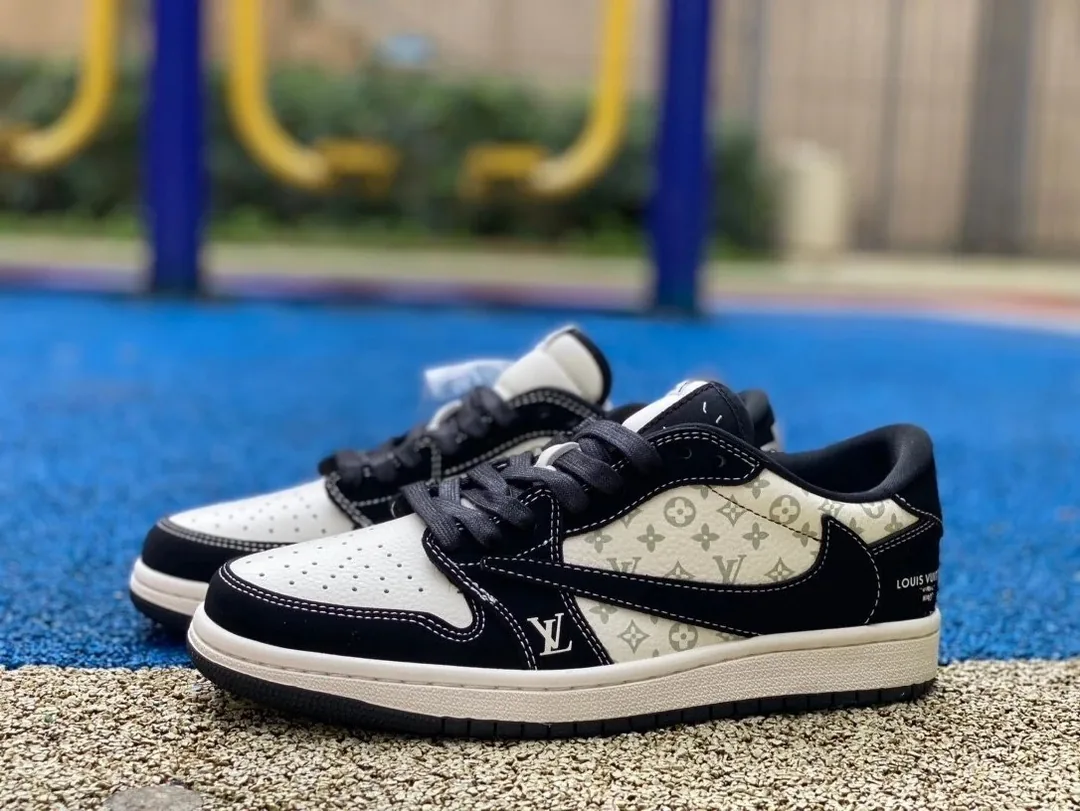 Louis Vuitton Blue Street Trainers — Photo 3