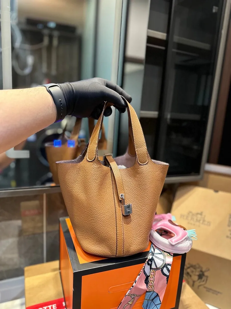 Hermes Picotin Leather Bucket Bag — photo 7