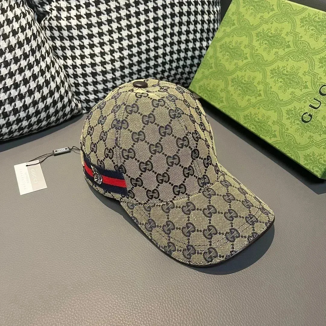 Gucci Accessory — Photo 10