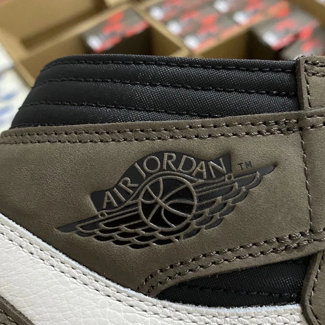 Travis Scott Air Jordan 1 High — QC