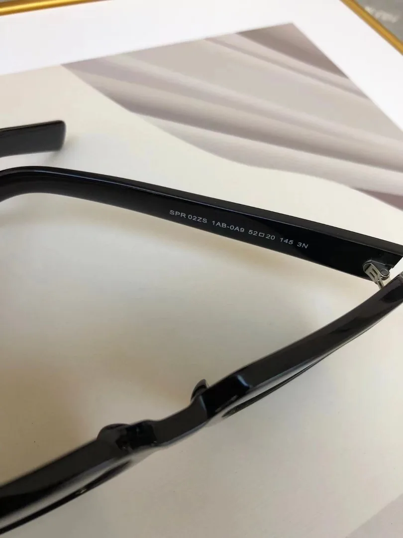 Unisex Square Sunglasses — photo 9