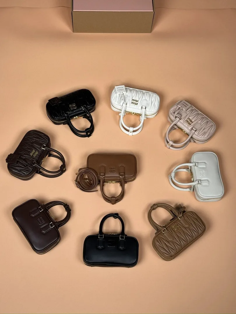 Leather Shoulder Bag — Zdjęcie 2