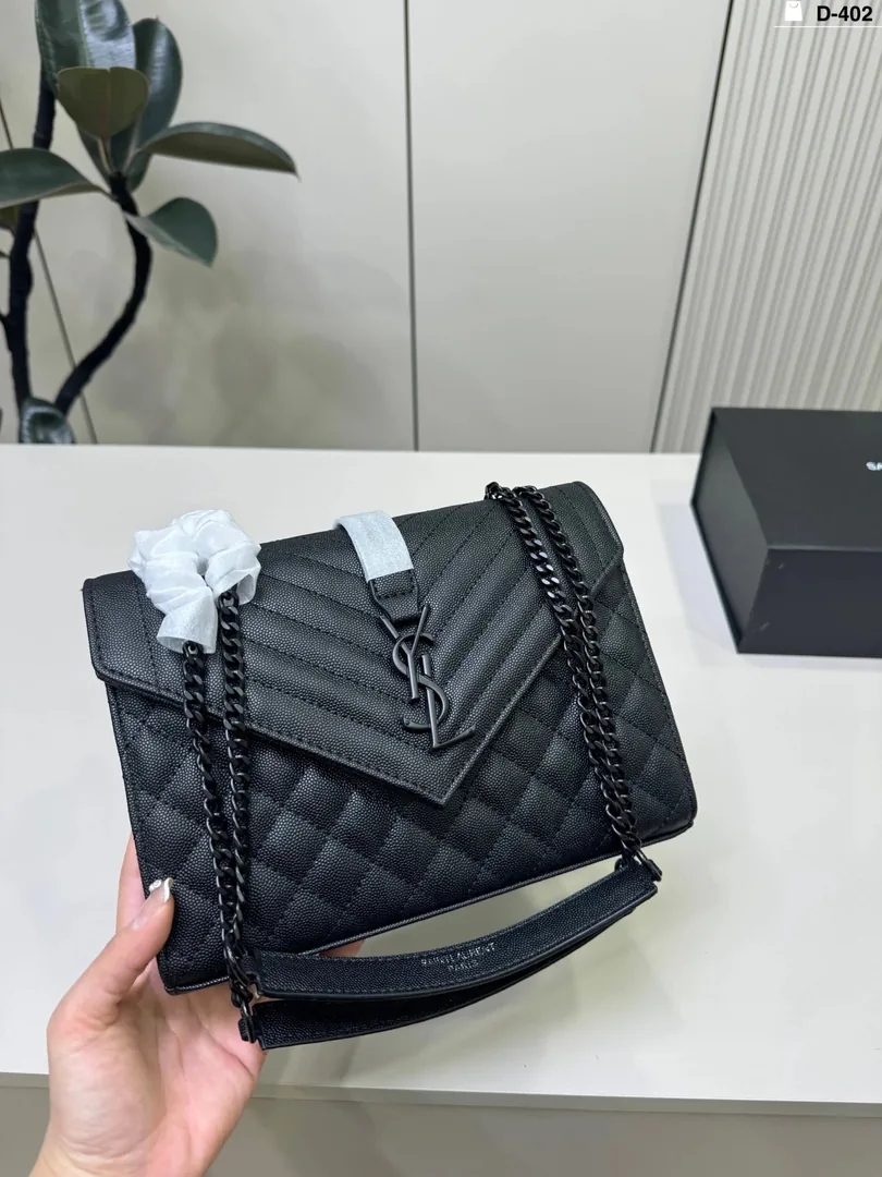 Saint Laurent V Quilted Chain Messenger Bag — photo 5
