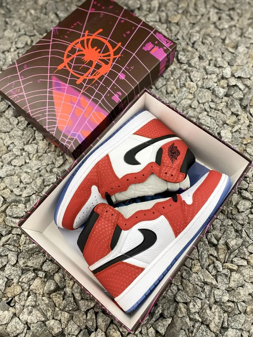 Air Jordan 1 Spider-Man Red — Photo 15