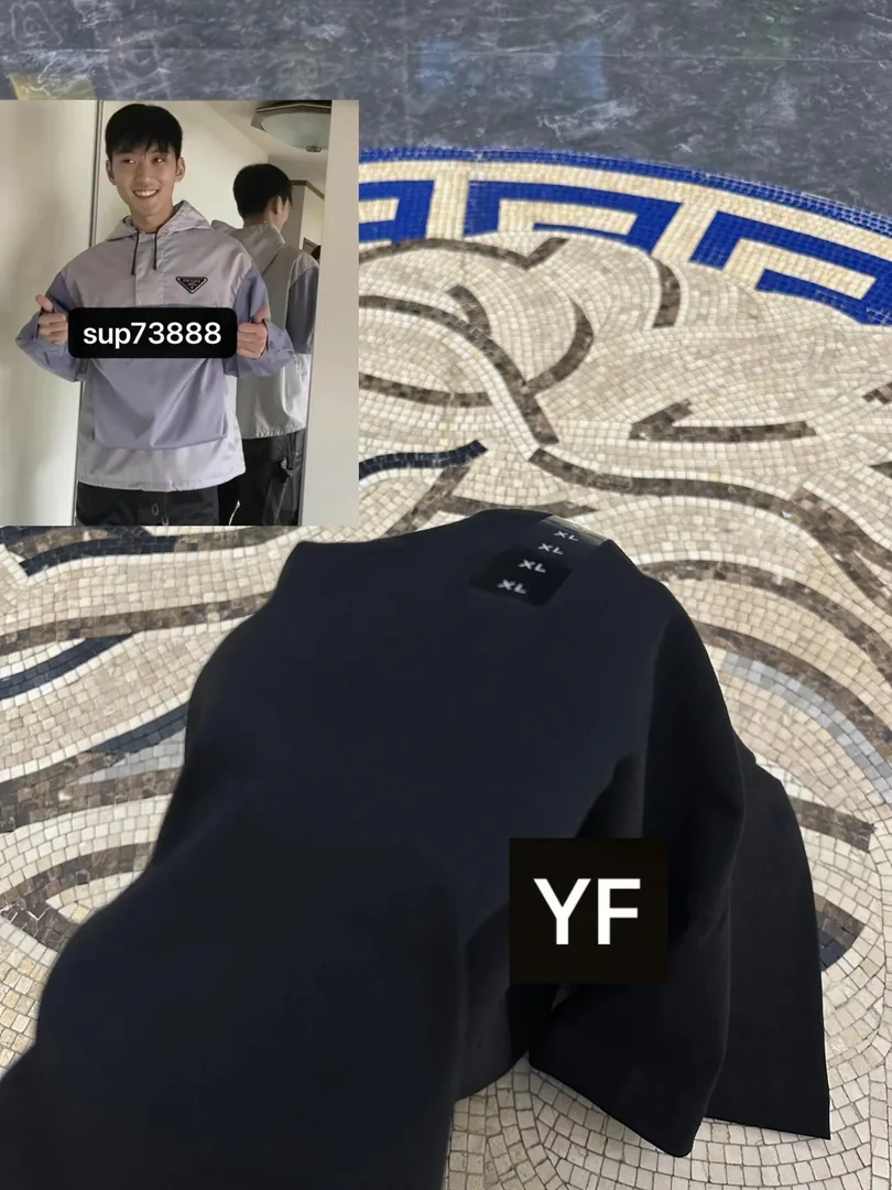 Balenciaga Oversized Print T-Shirt — Photo 8