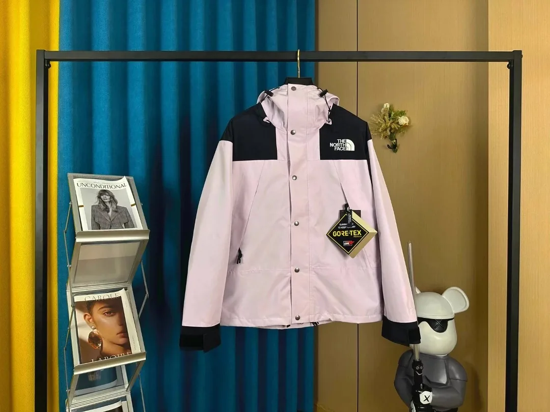 The North Face Gore-Tex Windbreaker — Photo 7