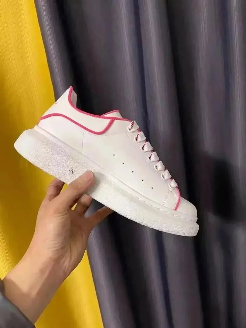 Alexander McQueen Oversized Sneaker White Low-Top Trainers — Photo 5