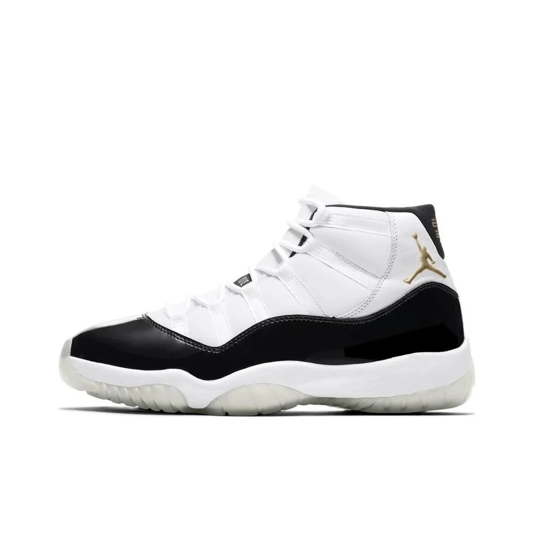 Air Jordan 11 Black Sneakers — Photo 2
