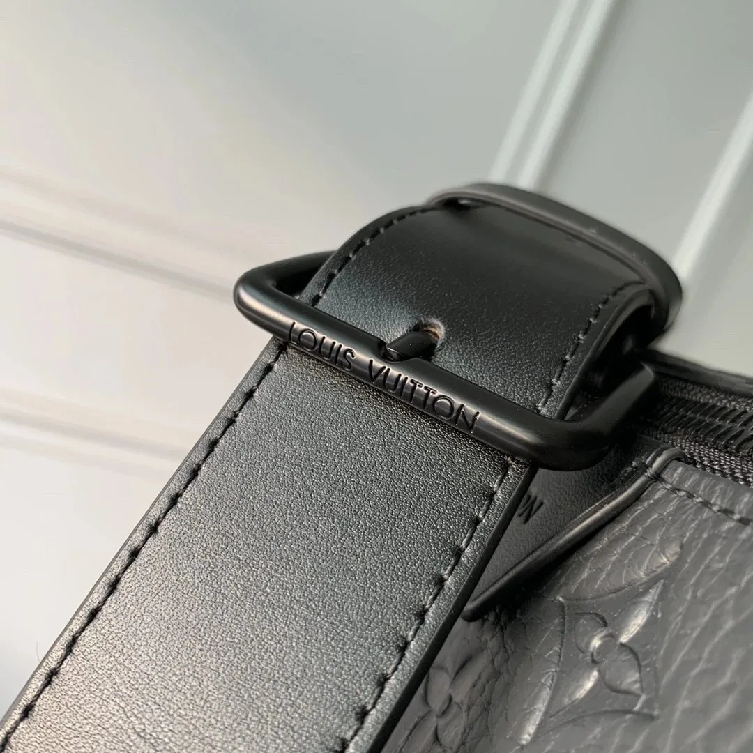 Louis Vuitton Moon Crossbody Bag — Photo 15
