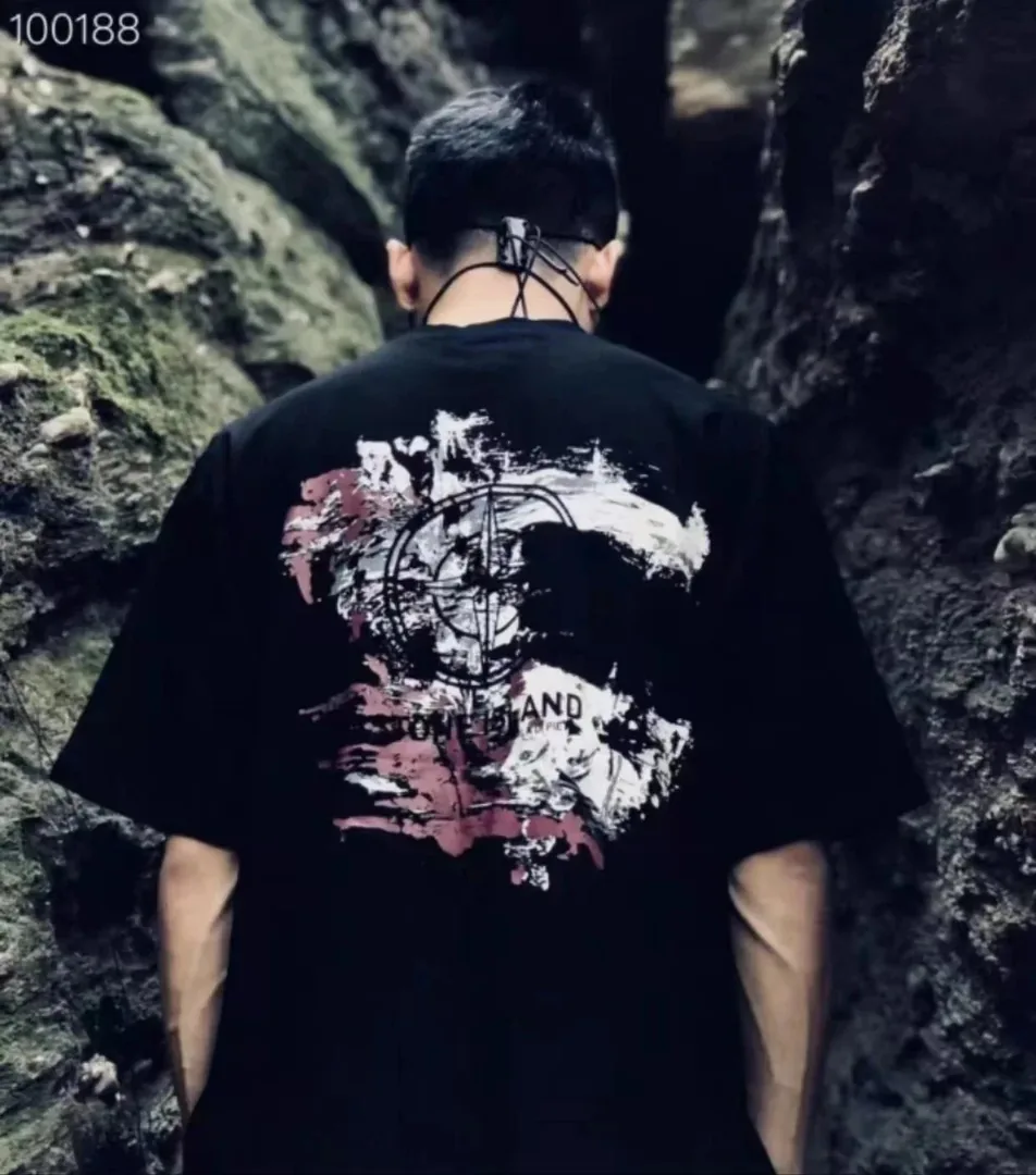 Streetwear T-Shirt — Photo 13