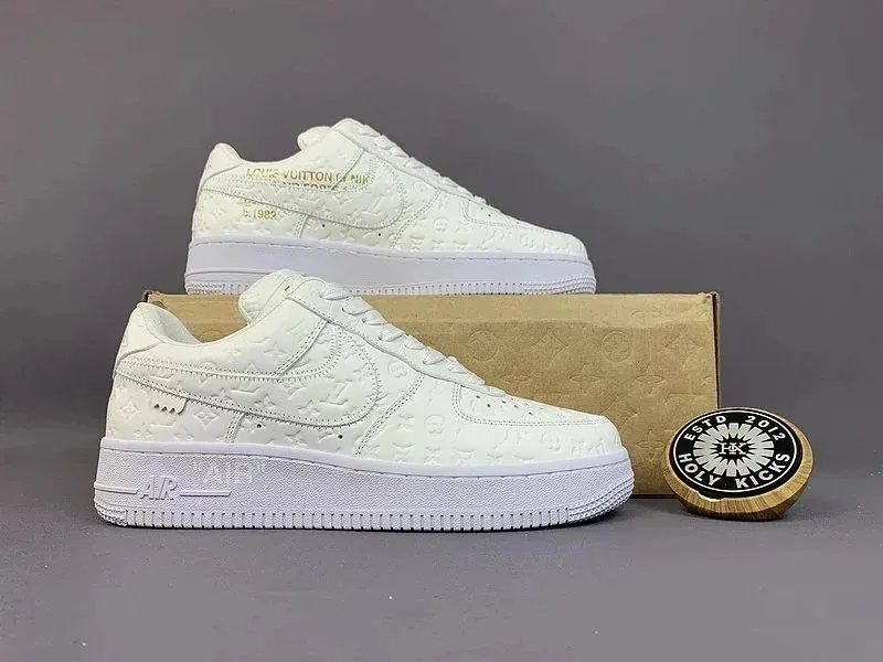 Nike Air Force 1 Low (Travis Scott) Brown Athletic Sneakers — Photo 13