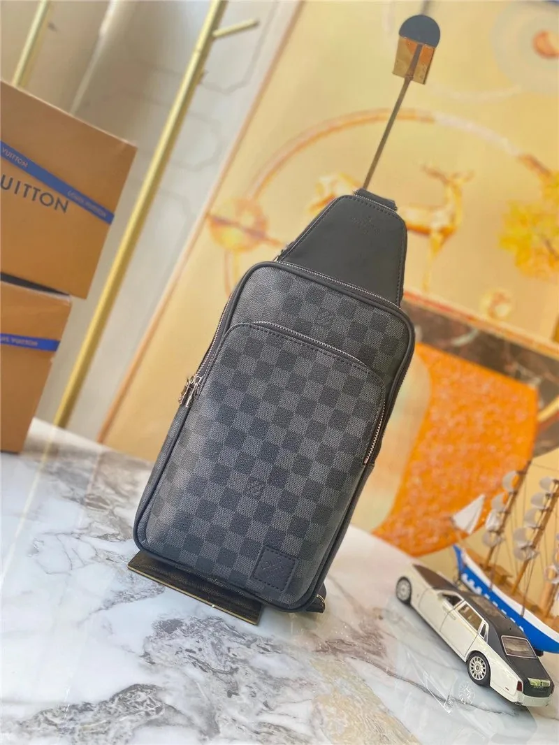 Louis Vuitton Leather Crossbody Bag — photo 12