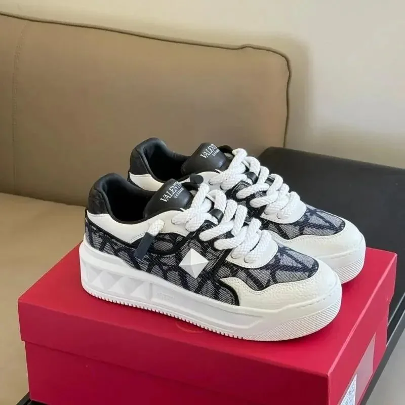 Valentino One Stud White Basic Trainers — photo 4