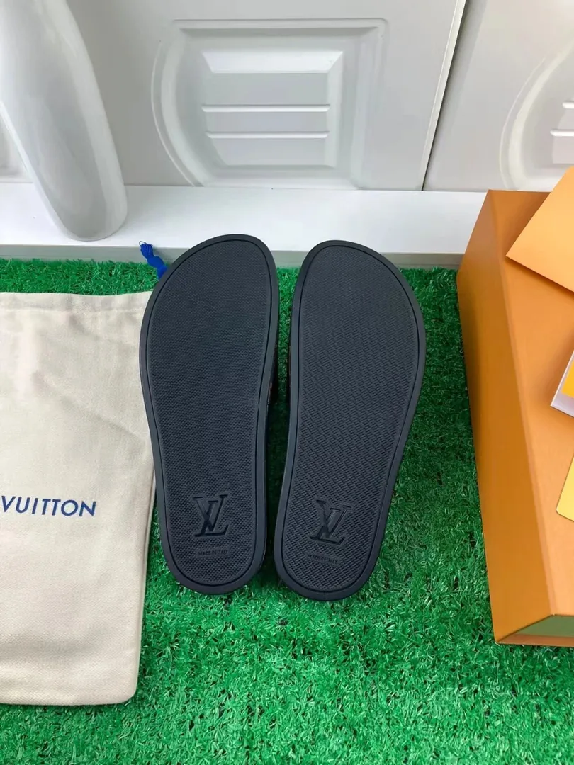 Waterfront Slides — QC