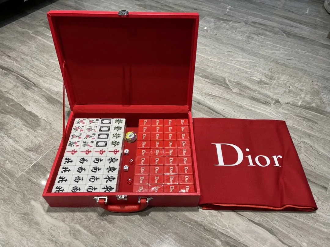 Streetwear Mahjong Set