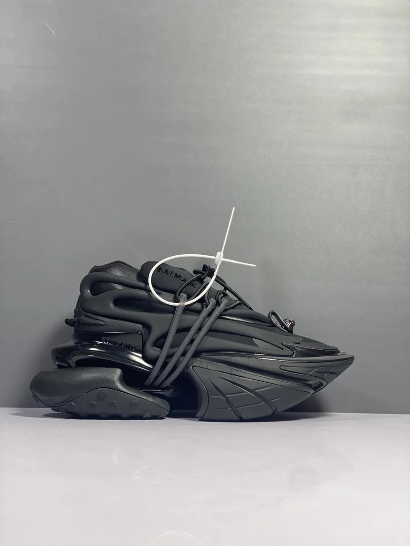 Balmain Unicorn Grey Low-Top Sneakers — Photo 11