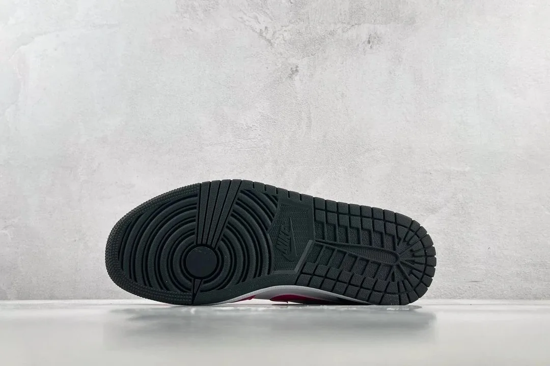 Air Jordan 1 Low Fierce Pink — photo 4