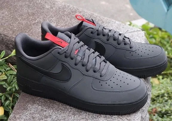 Air Jordan 1 Low Medium Gray — Photo 2