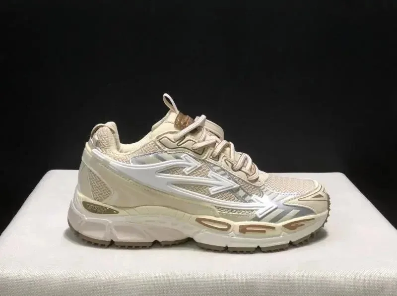 Balenciaga Runner Lace-Up Trainers — Photo 14