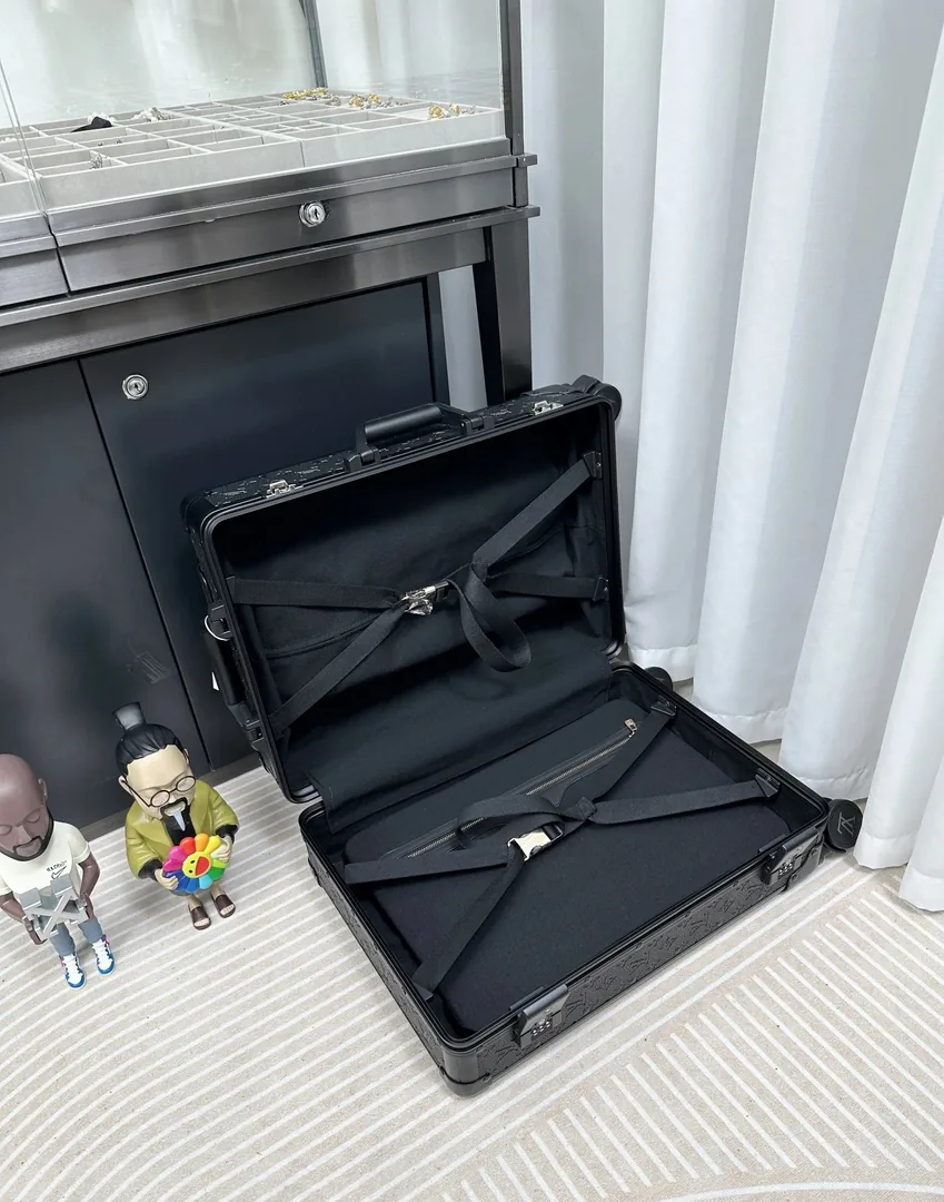 Louis Vuitton Carry-On Trolley Suitcase — Photo 11