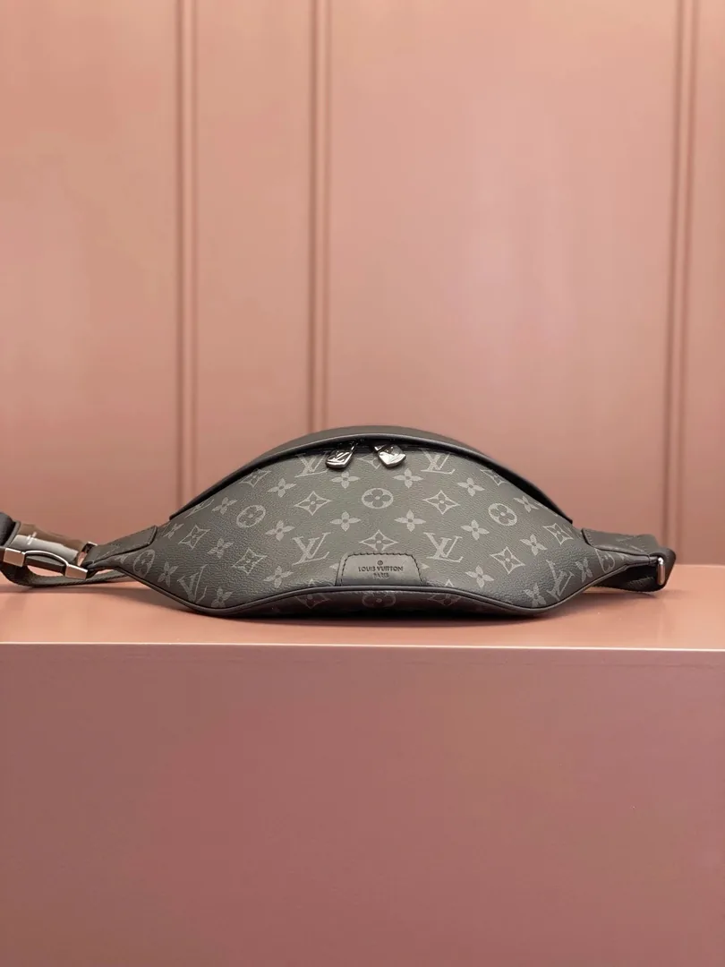 Louis Vuitton Discovery Rush Belt Bag — photo 7