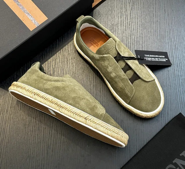 Skate Sneakers — QC