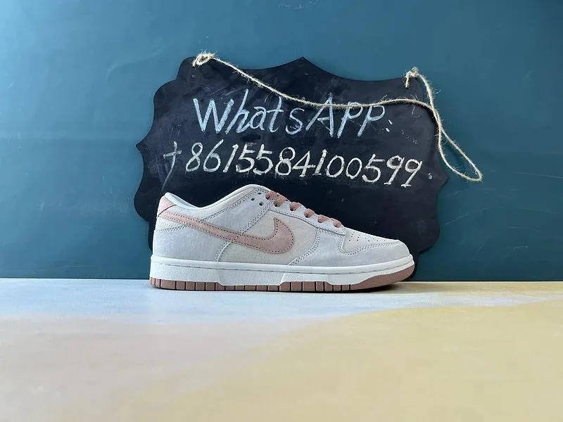 Nike Dunk Sneakers — Photo 5