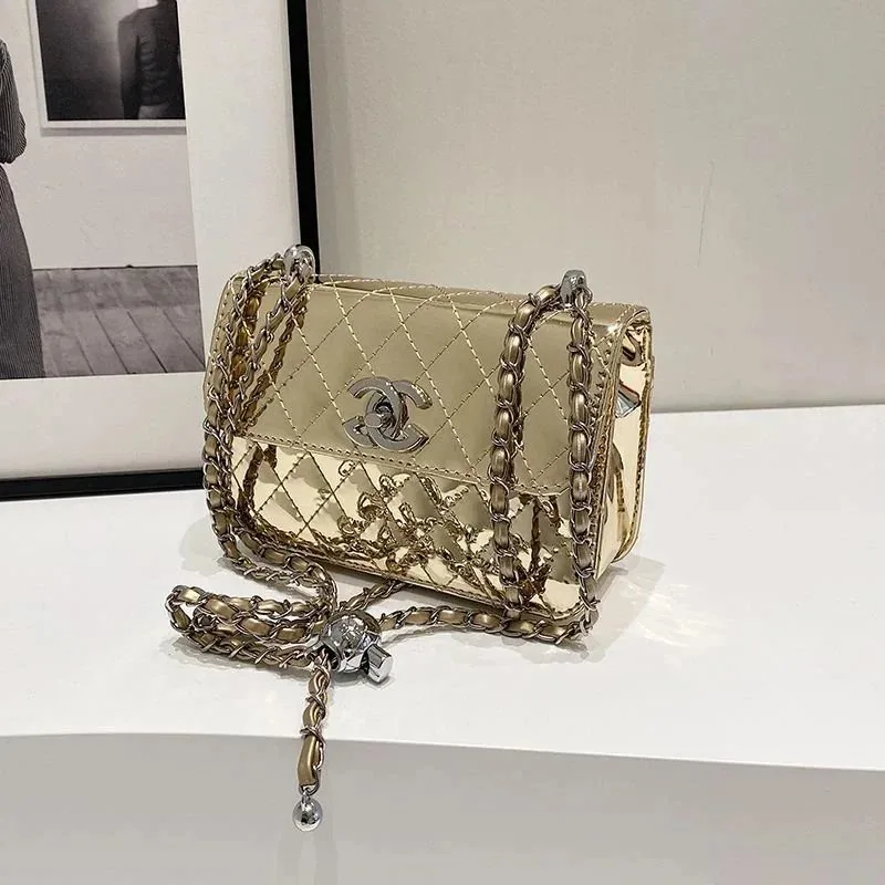 Quilted Chain Shoulder Bag