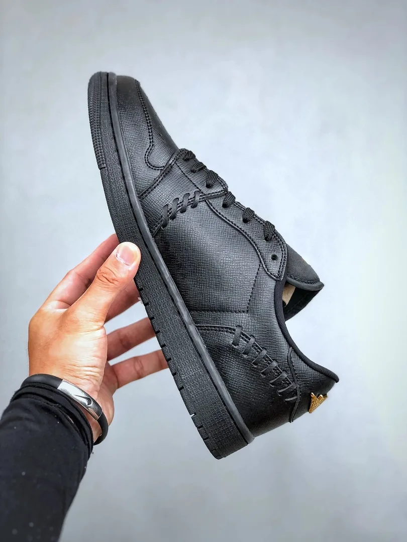 Air Jordan 1 Method of Make — QC