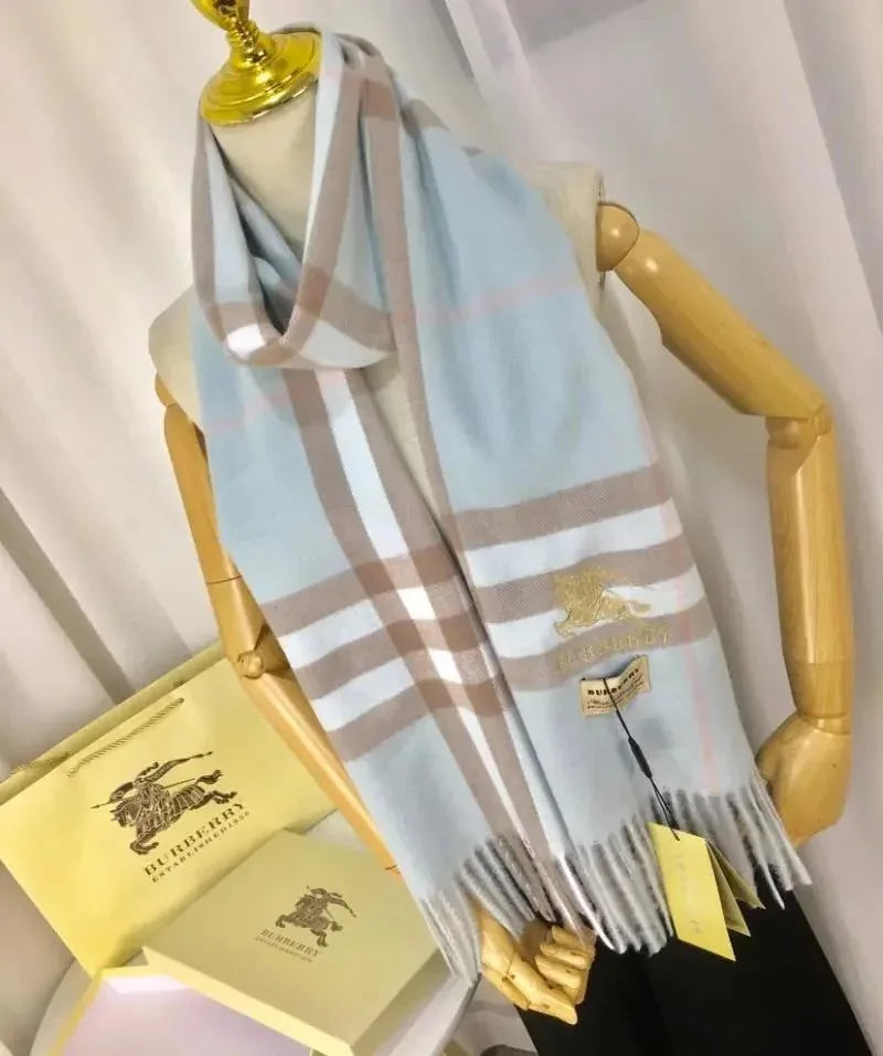 Burberry Scarf — Photo 8