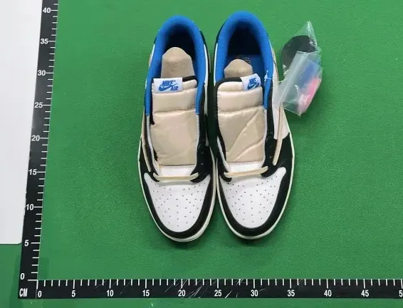Air Jordan 1 Travis Scott Camo — Photo 13