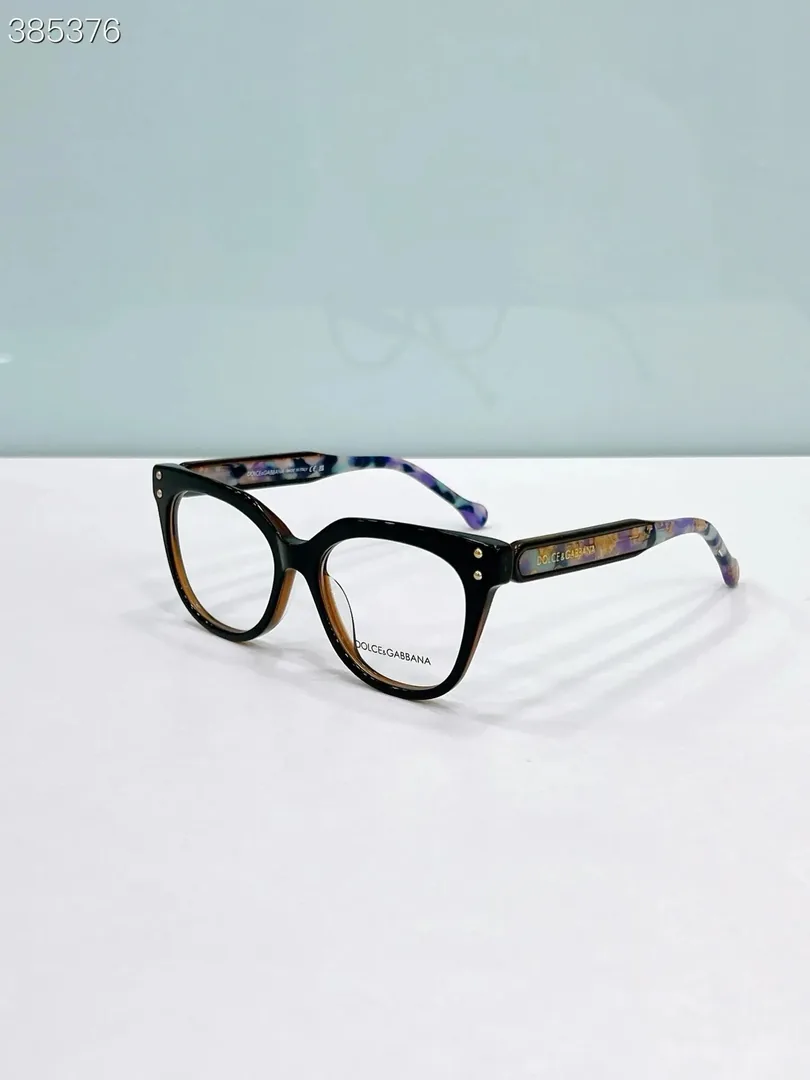 Tinted Lens Sunglasses — Photo 5