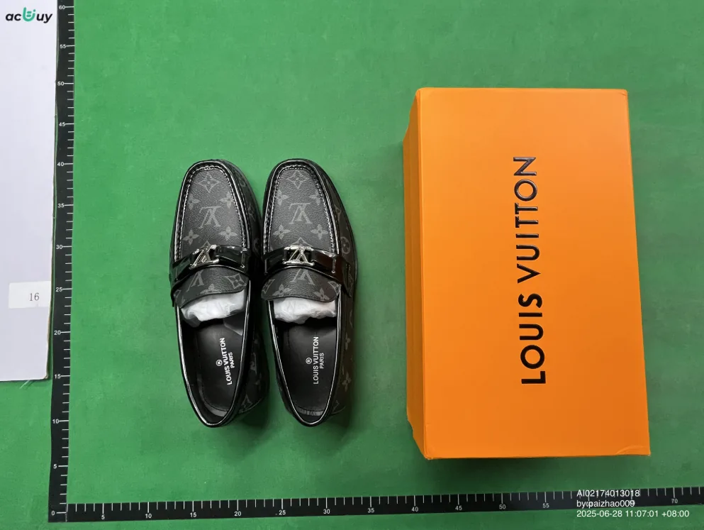 Louis Vuitton Leather Sneakers — QC