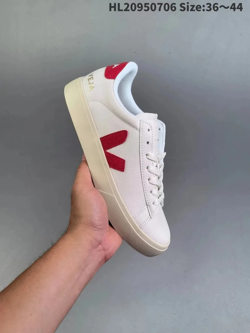 Veja V-10 Letter V Skate Shoes — Photo 8
