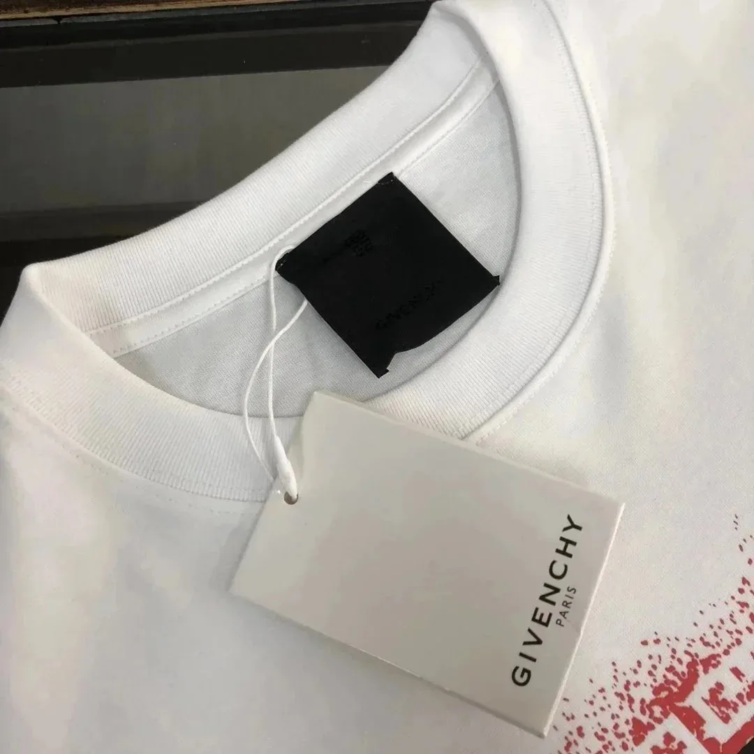 Comfortable T-Shirt — Photo 6