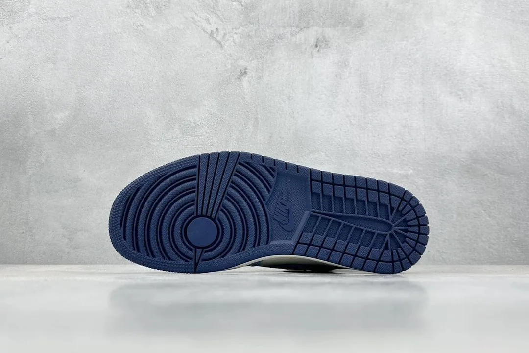 Air Jordan 1 High First In Flight Obsidian — QC