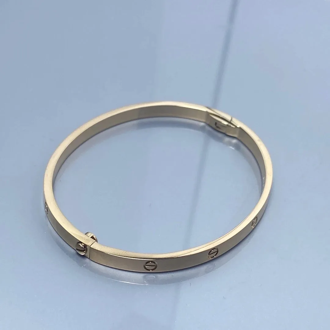 Slim Bracelet — QC