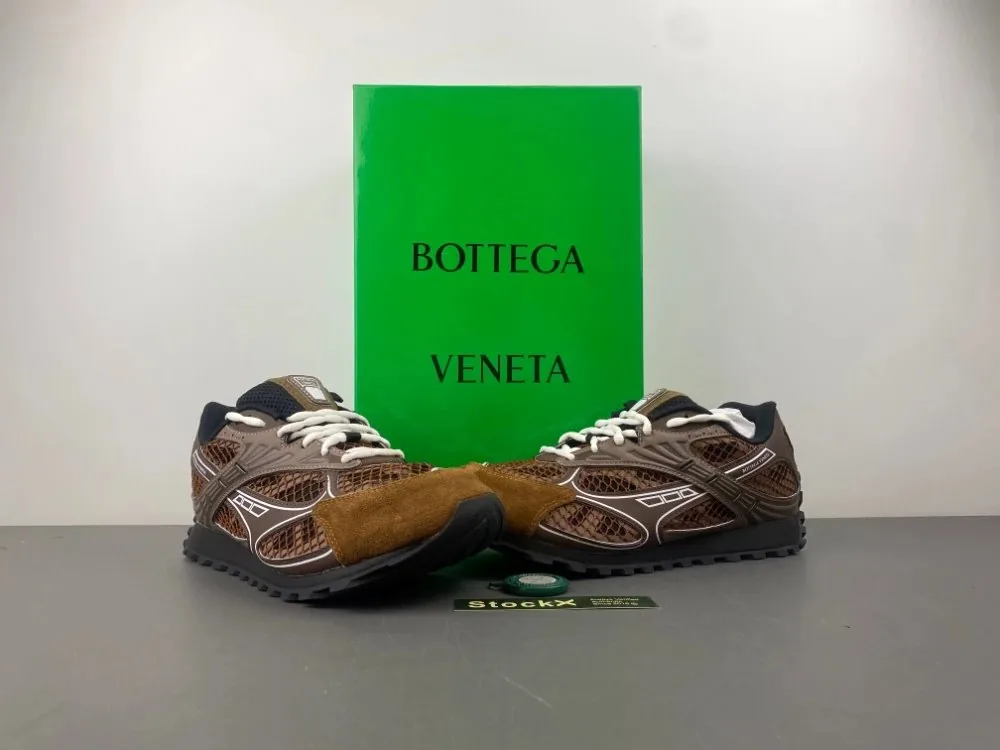 Balenciaga Runner Beige Rubber-Sole Trainers — Photo 14